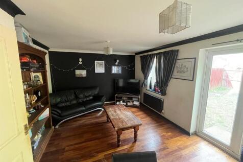 Lounge a.jpg