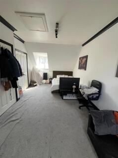 Bedroom 1.jpg