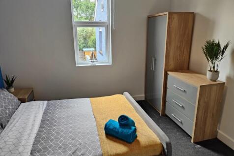 Room 3 &#64; £610pcm