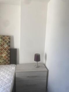 Room 4 &#64; £725pcm