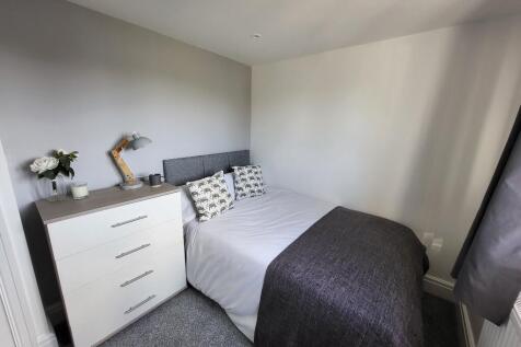 Room 6 &#64; £750pcm