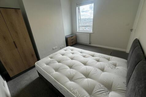 Bedroom 4 &#64; £750pcm