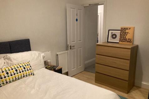Room 4 &#64; £625 pcm