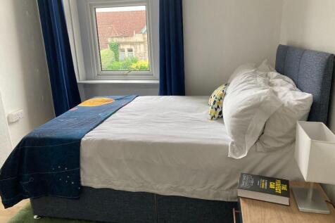 Room 4 &#64; £625 pcm