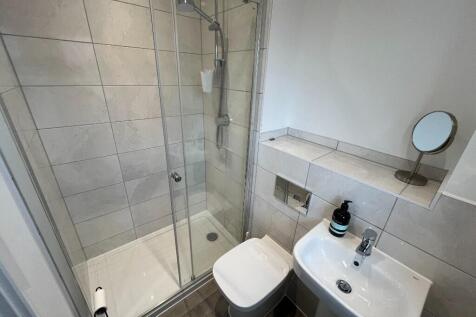 Bedroom 1's En-Suite