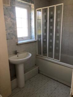 Bathroom2.jpg