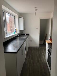 Kitchen2.jpg