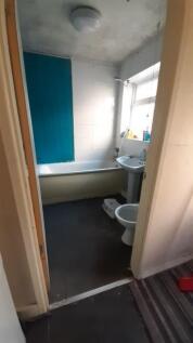 Bathroom 2.jpg