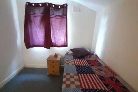 Bedroom a.jpg