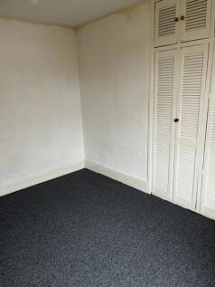Middle bedroom4.jpg