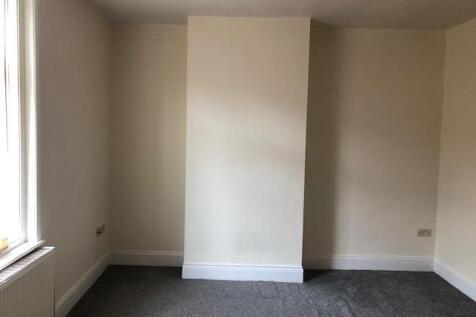 Bedroom 1a.jpg