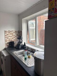 Kitchen (2).jpg