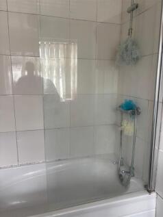 Bathroom (2).jpg