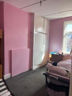 bedroom (2).jpg