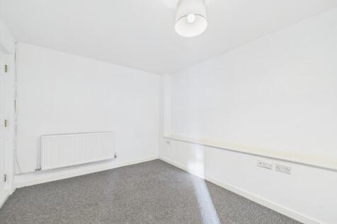 CAM01740G0-PR0348-STILL002