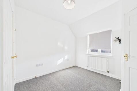 CAM01740G0-PR0348-STILL004