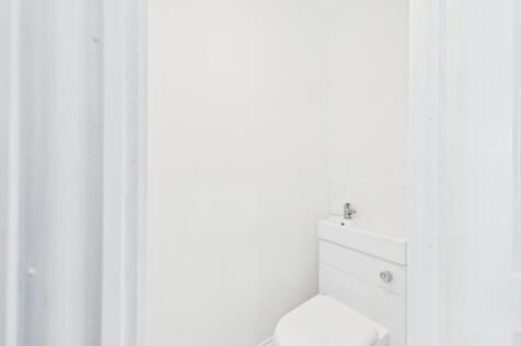 CAM01740G0-PR0366-STILL004