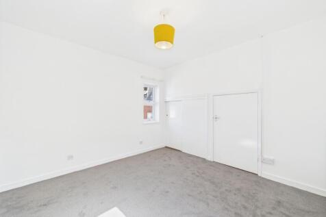 CAM01740G0-PR0382-STILL002