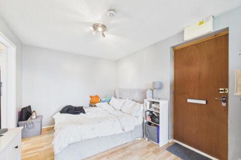 CAM01740G0-PR0377-STILL003