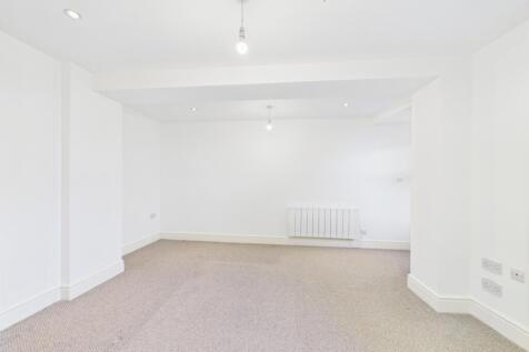 CAM01740G0-PR0386-STILL002
