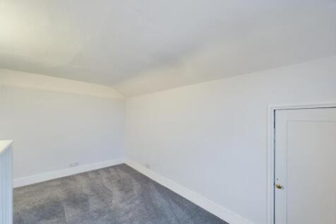 CAM01740G0-PR0339-STILL006
