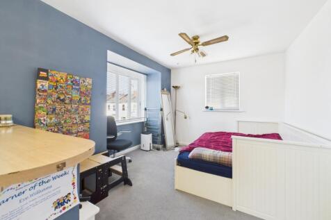 CAM01740G0-PR0451-STILL002
