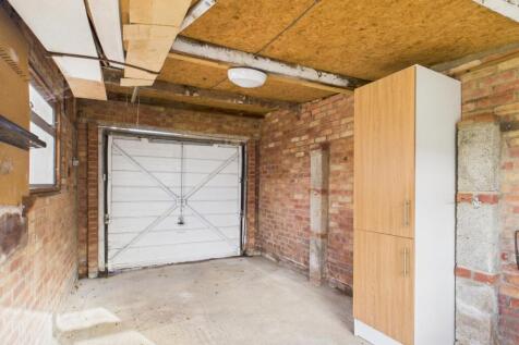 CAM01740G0-PR0465-STILL008