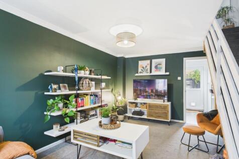 CAM01740G0-PR0461-STILL007