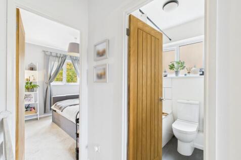 CAM01740G0-PR0461-STILL002