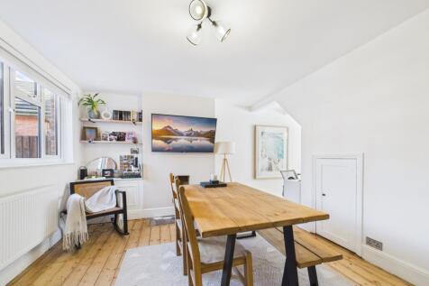 CAM01740G0-PR0450-STILL004