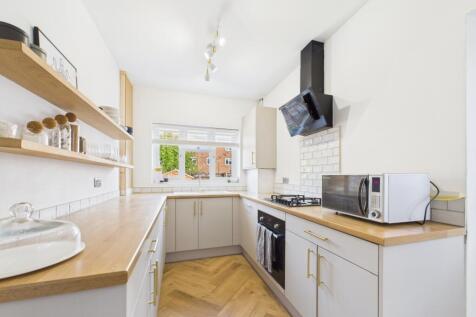 CAM01740G0-PR0450-STILL005