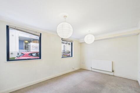 CAM01740G0-PR0459-STILL001