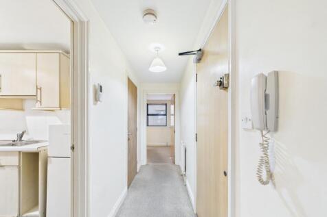 CAM01740G0-PR0459-STILL002