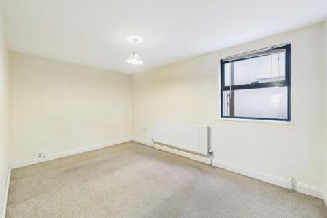 CAM01740G0-PR0459-STILL004