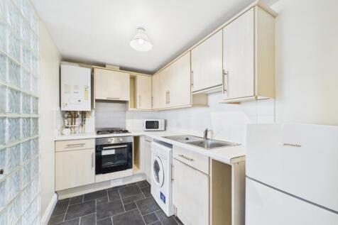 CAM01740G0-PR0472-STILL003