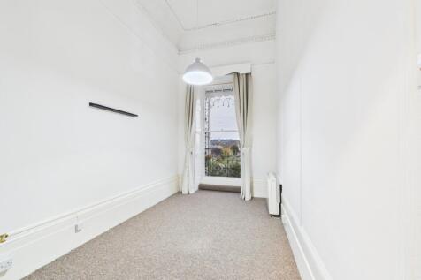 CAM01740G0-PR0460-STILL004