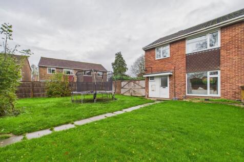 CAM01740G0-PR0467-STILL001