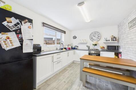 CAM01740G0-PR0467-STILL005