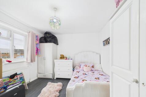 CAM01740G0-PR0467-STILL009