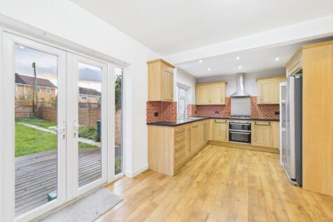 CAM01740G0-PR0468-STILL002