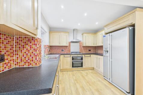 CAM01740G0-PR0468-STILL003