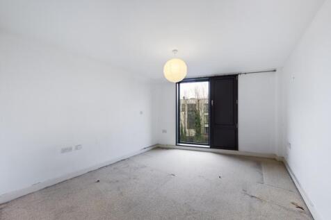 Lrg_CAM00560P1-PR0077-STILL02