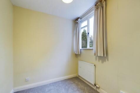 CAM01740G0-PR0300-STILL004