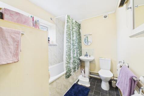 CAM01740G0-PR0469-STILL004