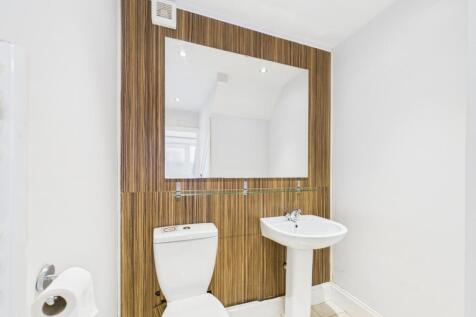 CAM01740G0-PR0482-STILL001