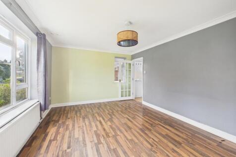 CAM01740G0-PR0482-STILL018