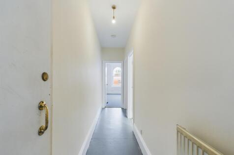 CAM01721G0-PR0071-STILL001