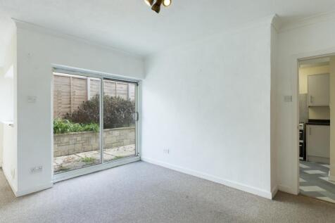 CAM00076P1-PR0104-STILL04