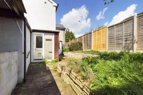 CAM00076P1-PR0104-STILL15