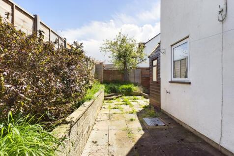 CAM00076P1-PR0104-STILL16